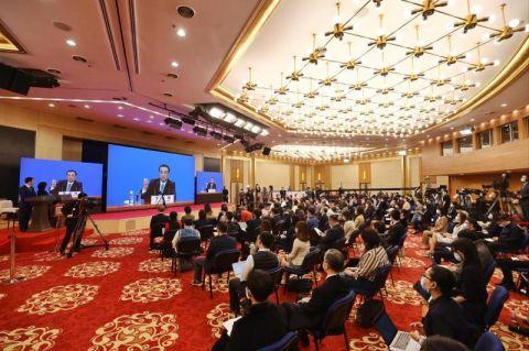 李克強：今年政府支出更多向民生領(lǐng)域傾斜，特別是義務(wù)教育和基本醫療